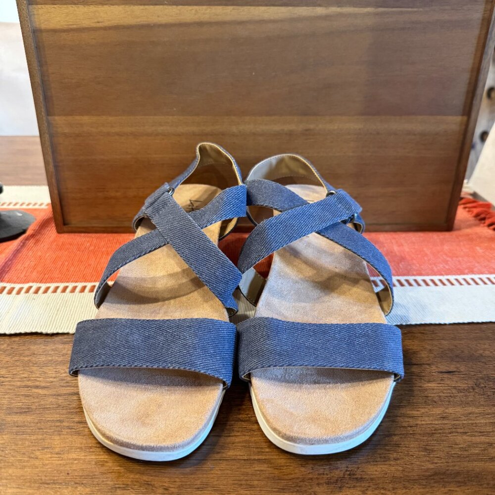 Life Stride Women's Sincere Wedge Sandal, Dark Denim, 11 Wide - Picture 2 of 4